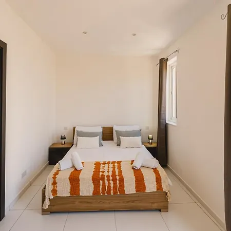 Apartament Charming 1bdr Near Sea! Great Location!